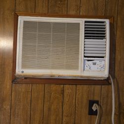 AC Unit (220 Plug Only)