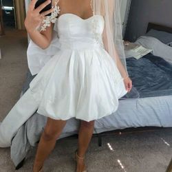 New Three Piece Wedding Dress Veil And Bouquet Size 2