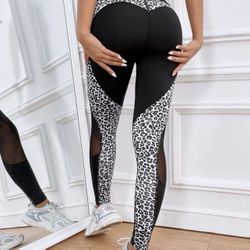 Tri-Panel Leopard Pattern Booty Sculpt Wide    Waistband Leggings *NEW*