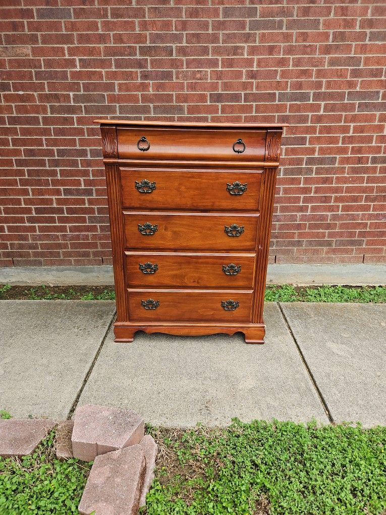 5 Drawer Dresser 
