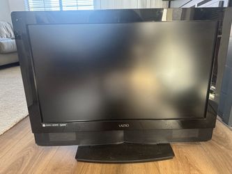 Vizio 32” TV with Remote