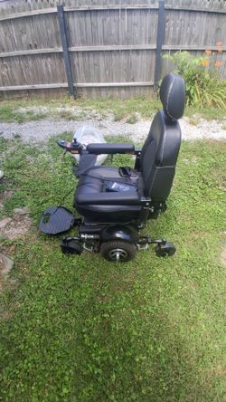 Electric wheelchair