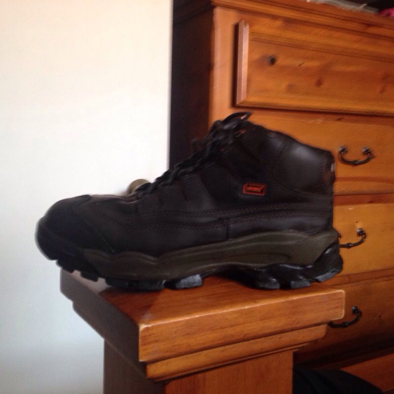 Red wings work steel toe boots