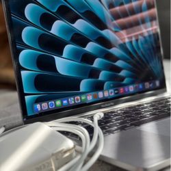 Apple MacBook Pro 13” | i5 3.3GHz | 16GB RAM | 500GB SSD