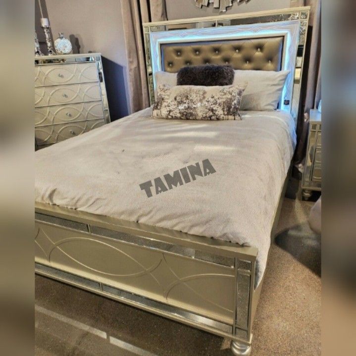 Queen Or King Bed_fram_e (Mattress sell Separately) for Sale in Burbank