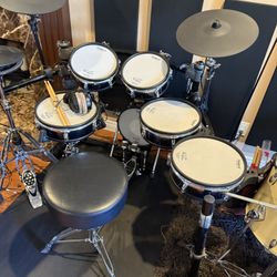 Roland  TD 20 12 Piece Drum Set & Roland V Speaker