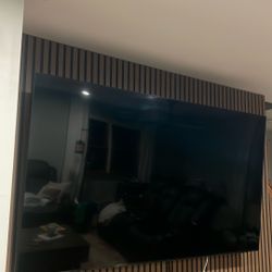 Samsung 75in TV