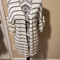 Heimish Black and Ivory Short Sleeve Cardigan Size Small 
