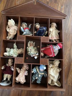 Yolonda Bello Porcelain Doll Complete Set