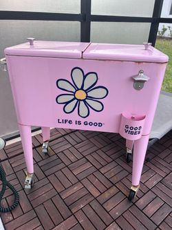 Stand-up cooler on wheels