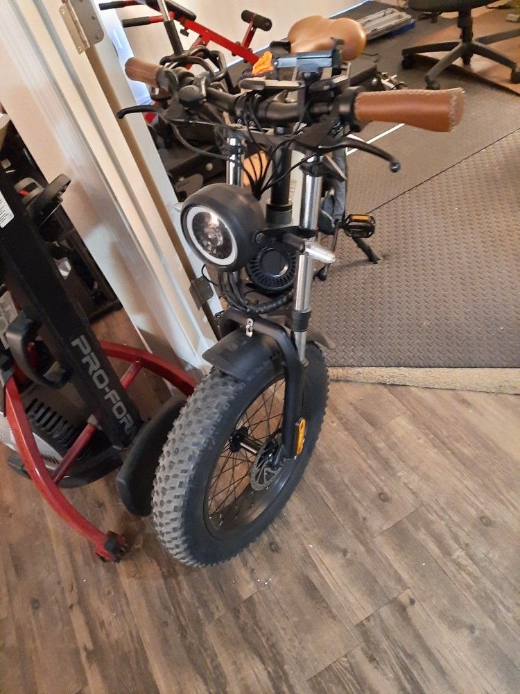 COSWHEEL T20 Fat Tires Mountain Bike 500w 10Ah Electric Bike for Adult. for local pickup in Tucson