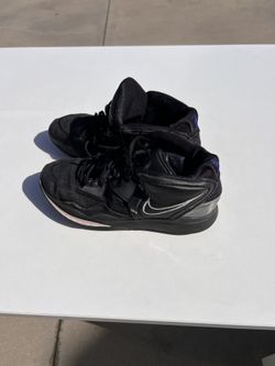 Kyrie 8 Size 9.5