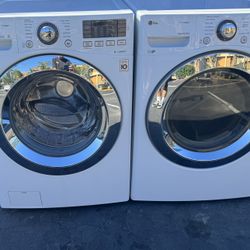 LG HE Smart Large Capacity Washer And Gas Dryer 