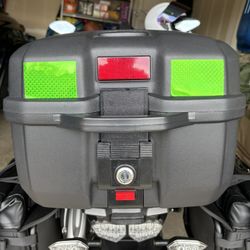 Motorcycle Universal Top Case Detachable/Lockable