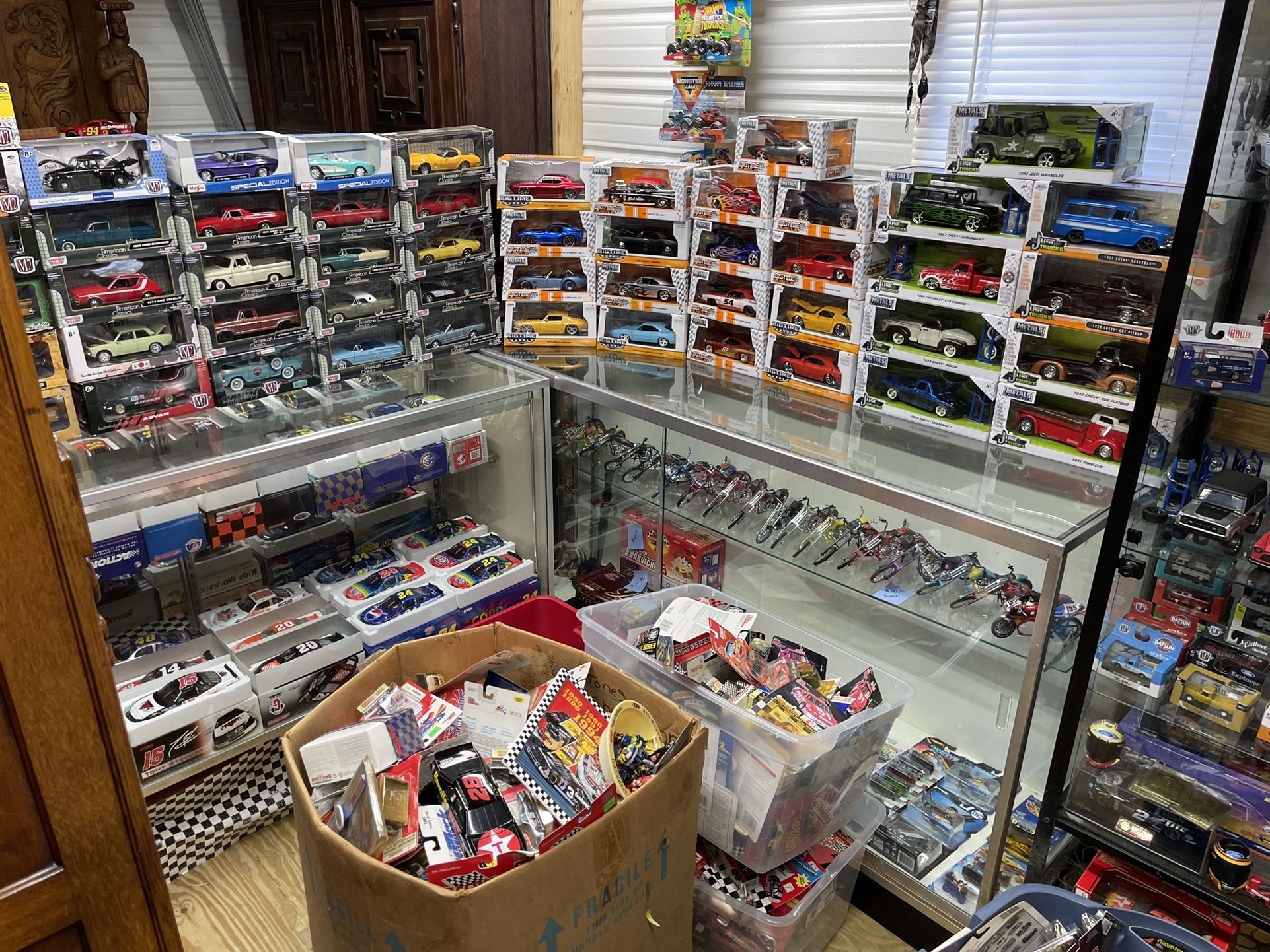 Die Cast Cars And Trucks $25 Each!!!