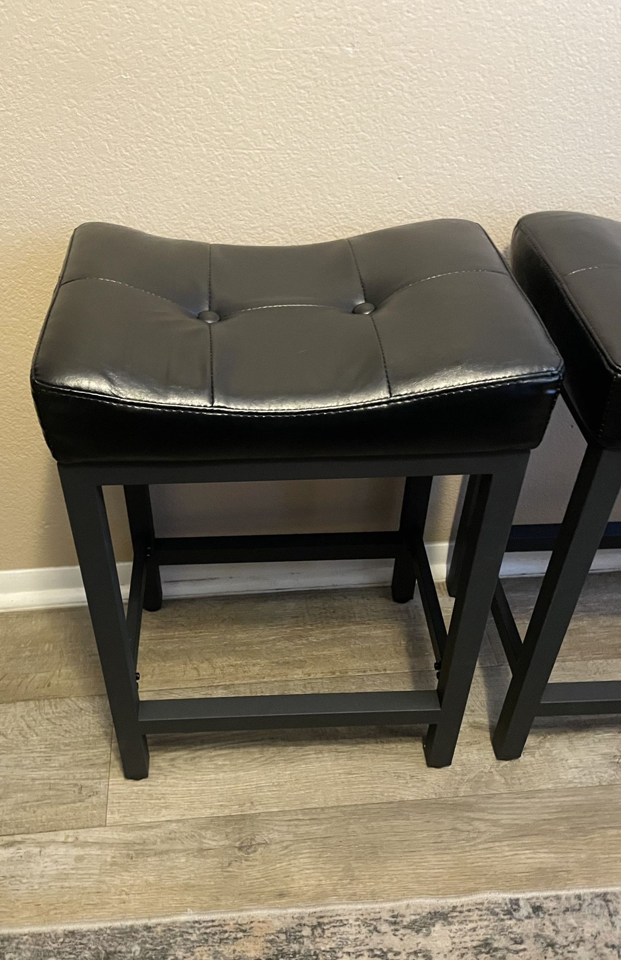 New 24 Inch Bar stools