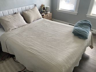Queen Size Bedset and Mattress. Good Condition. $300 OBO