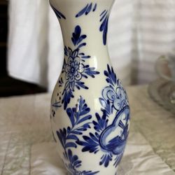 Vintage Delft Blue floral bud vase