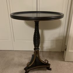 Quality Accent Table 