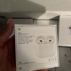 AirPods Gen 3 