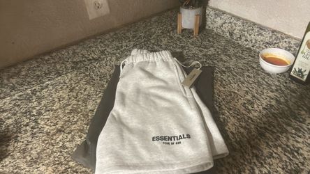 Fear of god essential shorts/Size S