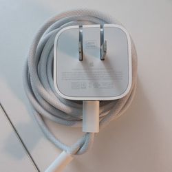 Apple 60W USB-C Power Adapter with Apple 240W 2 meter braided cable
