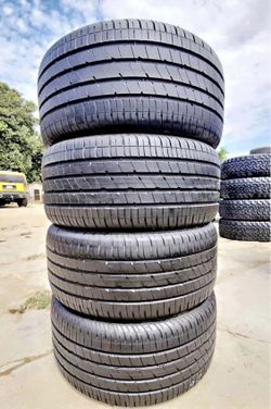 255/40r20 Goodyear tires con 80% de vida las 4