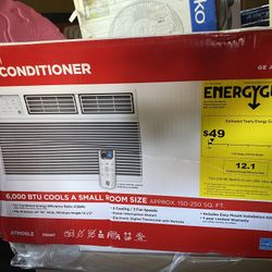 GE Appliance AC Window unit 6000 BTU 