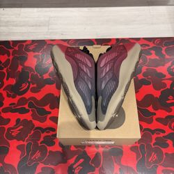 Yeezy 700 Fade Carbon Size 11