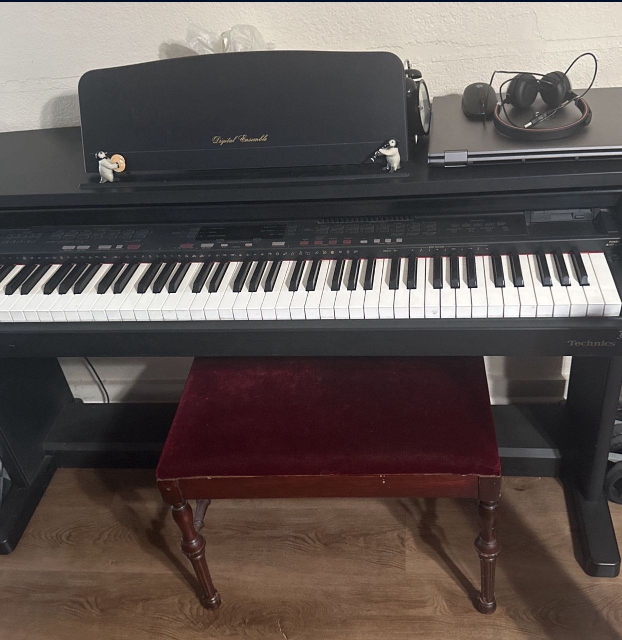 TECHNICS DIGITAL PIANO 