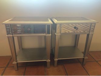 Mirrored/silver night tables