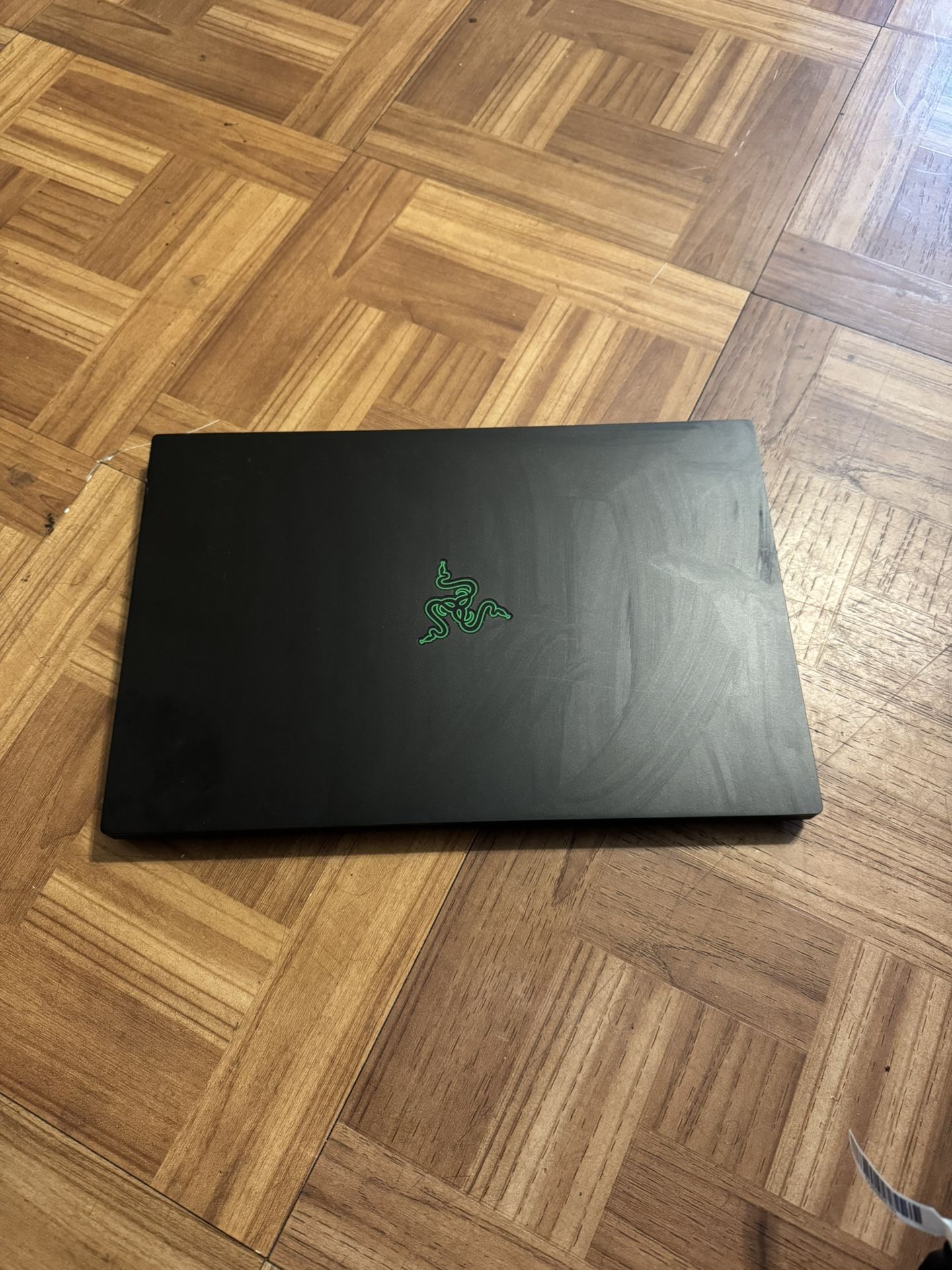 Razer Blade 15 Advanced Gaming Laptop 2020: Intel Core i7-10875H 8-Core, NVIDIA GeForce RTX 2070 Super Max-Q, 15.6” FHD 300Hz, 16GB RAM, 512GB SSD, CN