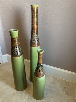 Set Of 3 Vases