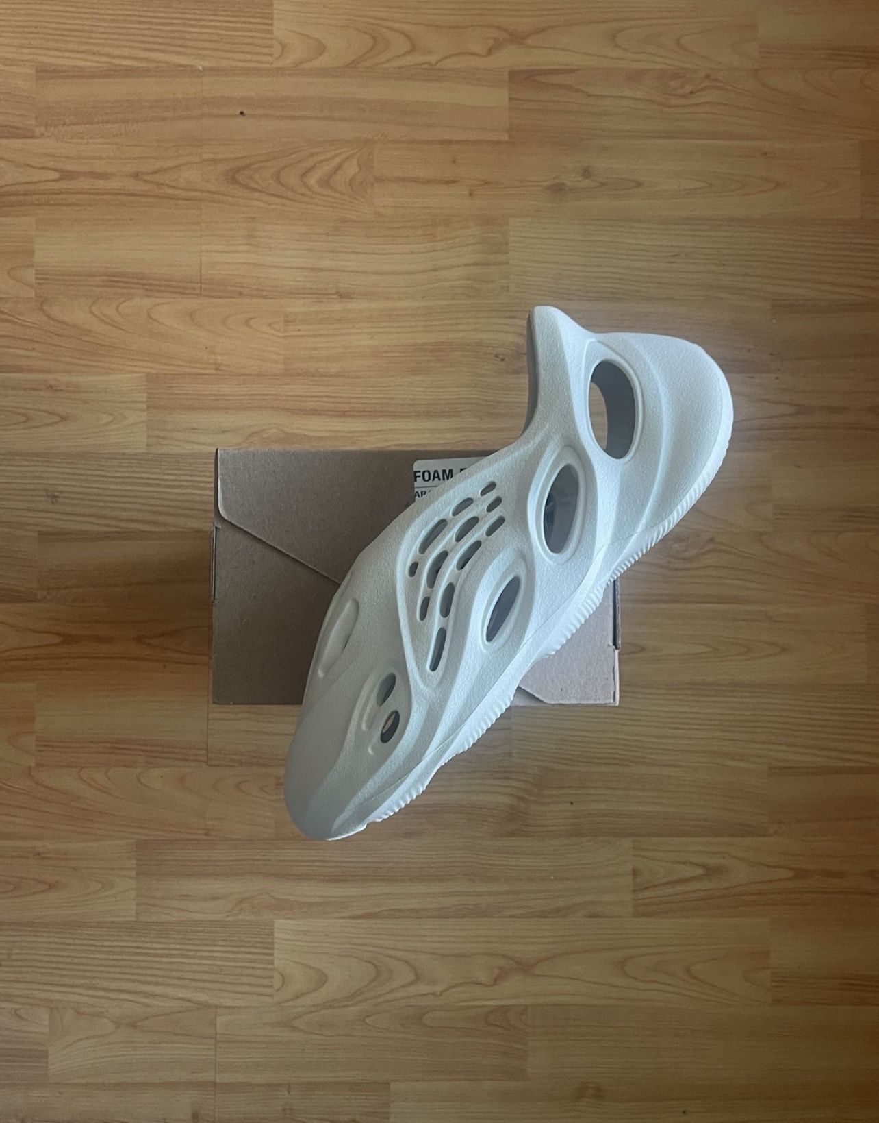 adidas Yeezy Foam Runner Ararat Size 10