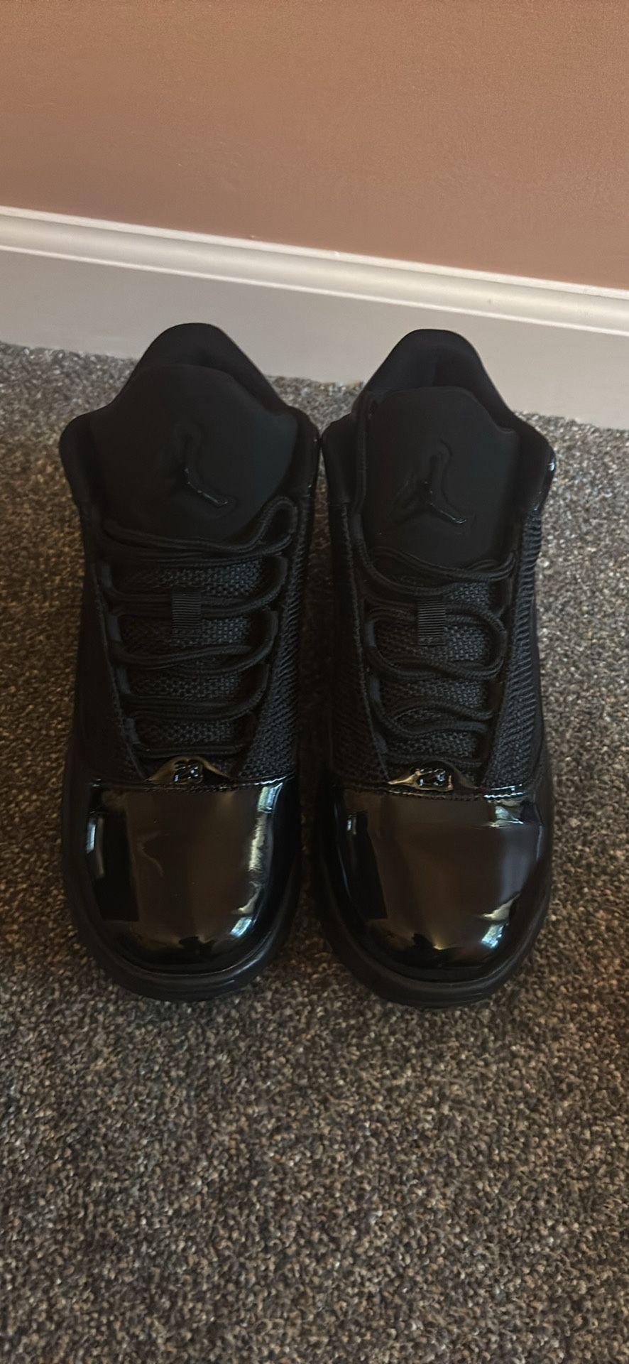Black Aura Max 2 Jordans Women Size 7