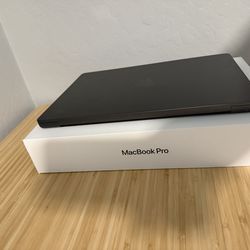 MacBook Pro 14” M3 Max 1TB storage 36GB memory