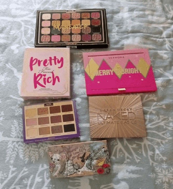 book citizen Vibrant Cosmetic Sets for Every Occasion and Preference!