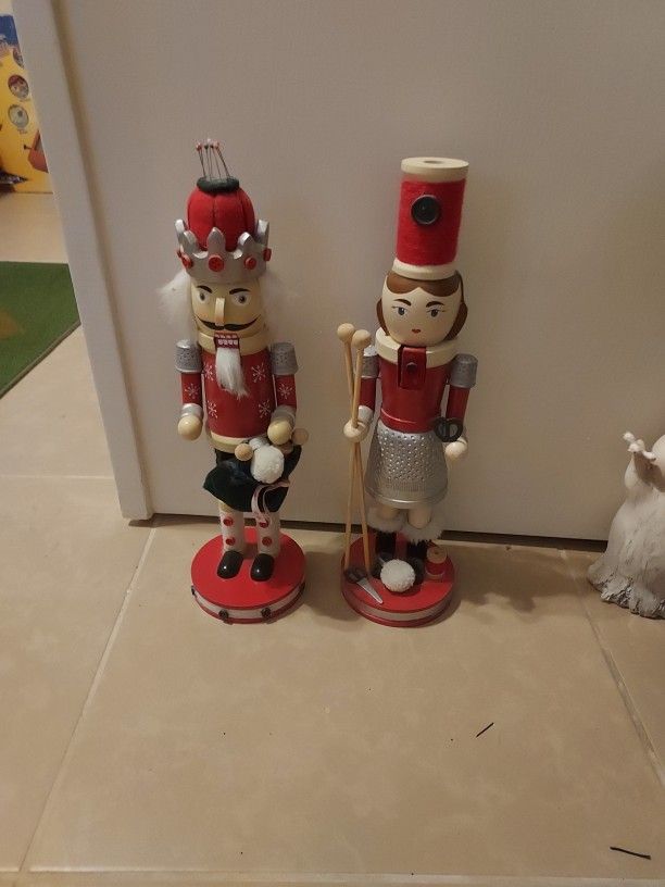 NUT CRACKER FIGURINES BOTH
