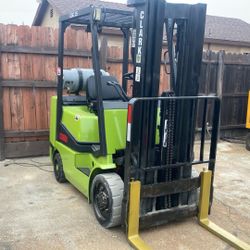 Clark Forklift 
