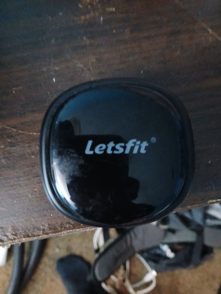 Let's fit Ear Buds