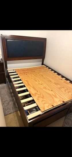 Queen bedroom set