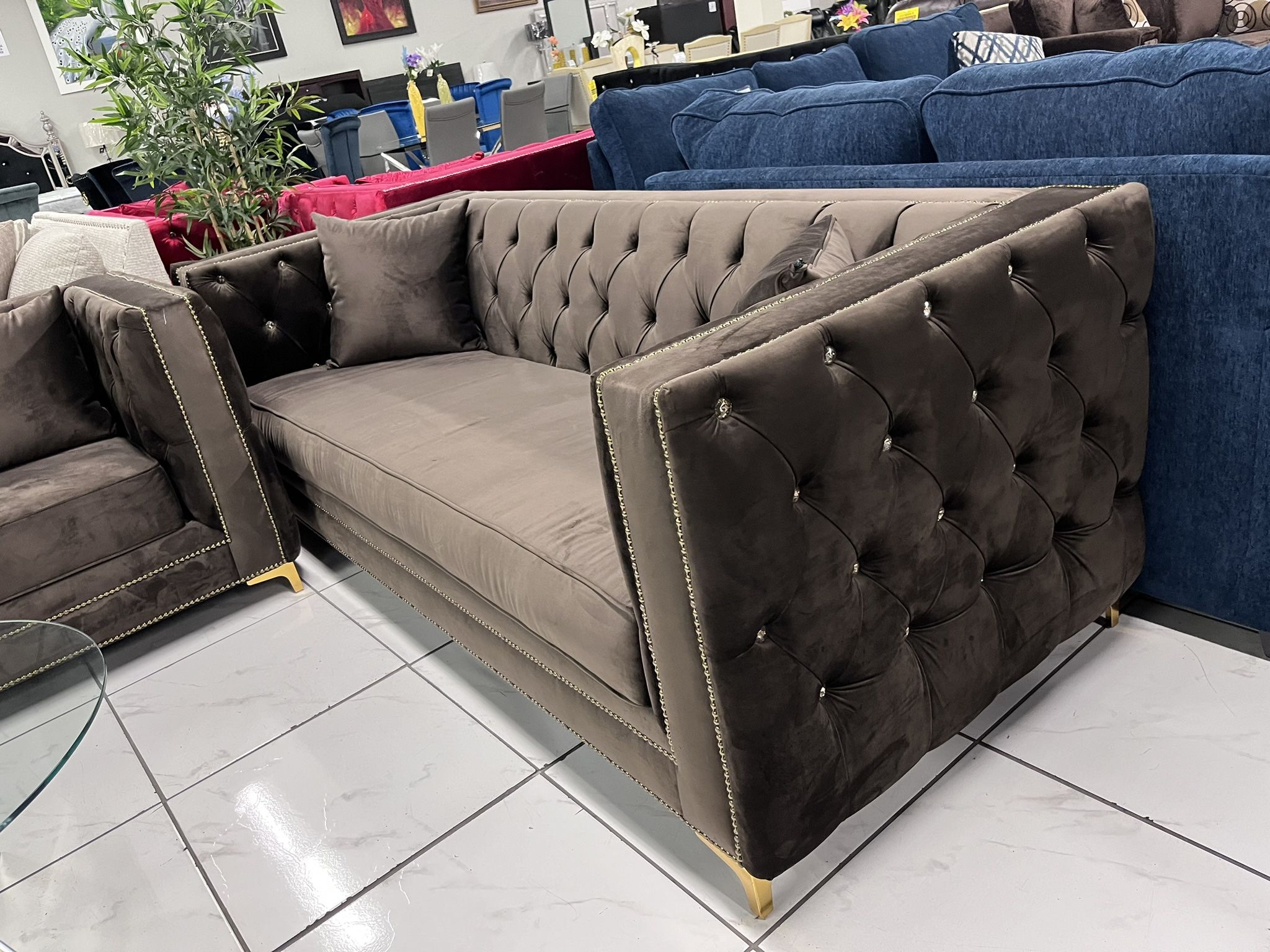 Beautiful Sofa Set 🤎 Brown Velvet 🤎