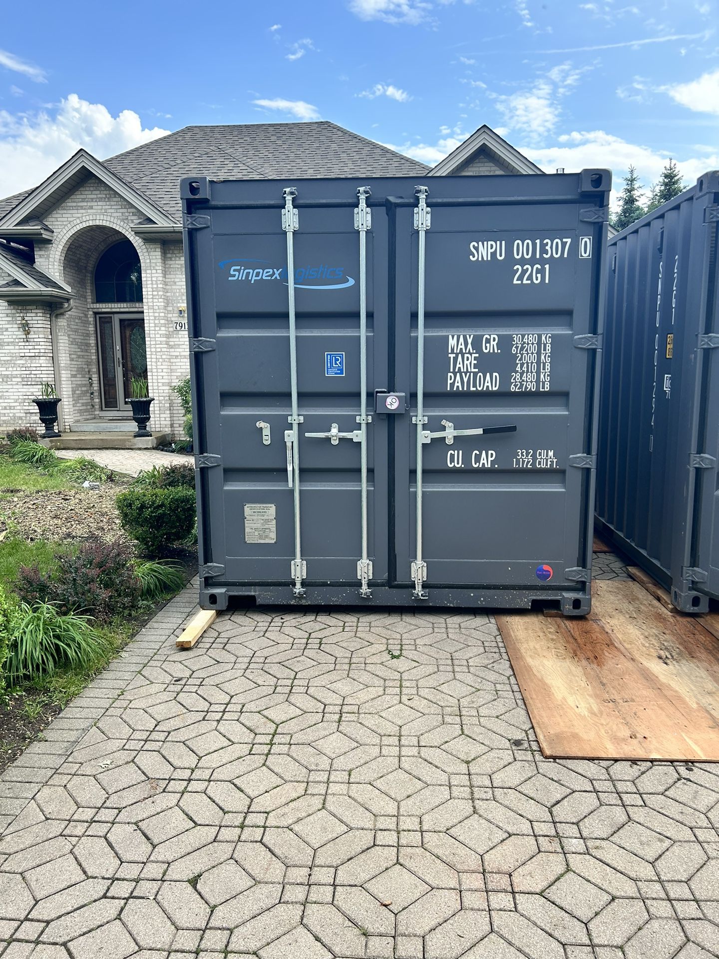20 FT SHIPPING CONTAINER (1 TRIPPER)