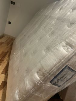 Queen mattress