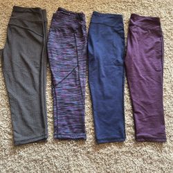 4 pair - Size Medium 3/4 Length Yoga Pants