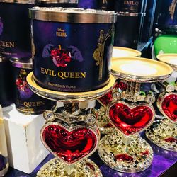 Beautiful Limited Edition!©️Disney Villains BATH & BODY WORKS🗡🪞♥️👑EVIL QUEEN pierced heart pedestal 👑♥️🪞🗡3-wick Candle Pedastal