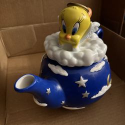 Vintage 1999 Warner Bros Cloud Angel Tweety Bird Teapot