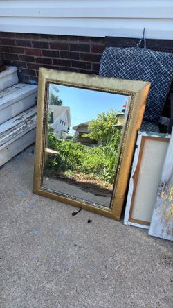 Gold mirror