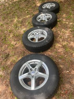 2015 Toyota Tacoma wheels and tires ( 5 lug)