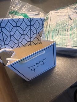 Small thank you bags with paper